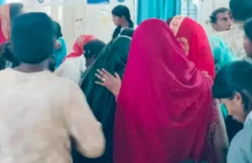 डिंडौरी सड़क हादसा: साप्ताहिक बाजार जा रहे व्यापारियों का वाहन पलटा, 6 घायल, एक की हालत गंभीर