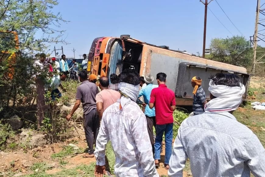 कटनी बस हादसा: लमतरा फ्लाई ओवर पर पलटी बस, यात्रियों से धक्का लगवाना पड़ा महंगा, 5 गंभीर घायल