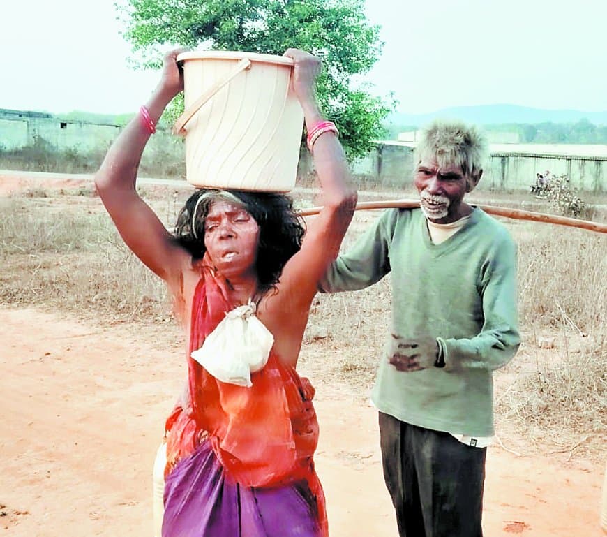 नल-जल योजना फेल, आदिवासी गांव मुहेर में दूषित पानी पीने को मजबूर ग्रामीण