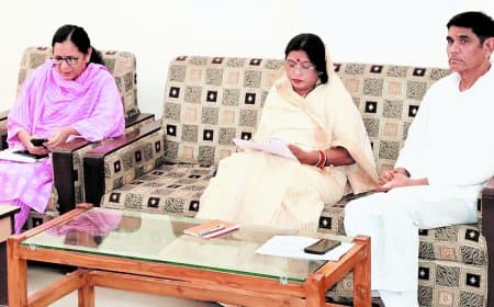 मैहर में पेयजल व्यवस्था की समीक्षा, लापरवाही पर सख्त कार्रवाई की चेतावनी