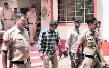 रीवा में झारखंड के दो युवक गिरफ्तार, मोबाइल चोरी कर खाते से उड़ाते थे पैसे