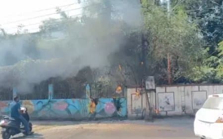 मध्यप्रदेश: इंदौर में पुराने पुलिस कंट्रोल रूम परिसर में आग, मचा हड़कंप