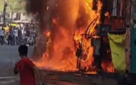 भोपाल: ट्रांसफार्मर में ब्लास्ट, पास में खड़ी फॉर्च्यूनर जलकर हुई खाक