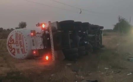 आंध्र प्रदेश: बोलेरो और लॉरी की भिड़ंत... कर्नाटक के आठ लोगों की मौत