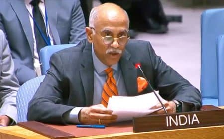 भारत की दो टूक- वाणिज्यिक जहाजों पर हमले अस्वीकार्य, सुरक्षित नौवहन तुरंत बहाल हो