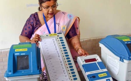 सावधान! ईवीएम बटन पर इत्र या गोंद लगाने को छेड़छाड़ और चुनावी अपराध माना जाएगा