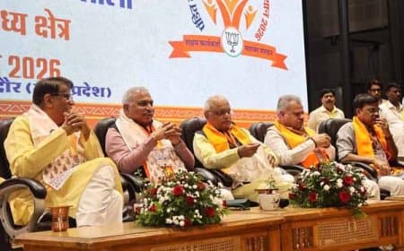 मध्यप्रदेश: इंदौर में केंद्रीय स्तर का मंथन... भाजपा अगले चुनावों की कवायद में जुटी...  फोन-वाहन पर रहा प्रतिबंध