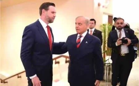 ईरानी सांसद बोले- अमेरिका के पक्ष में झुका पाकिस्तान मध्यस्थ बनने के लायक नहीं