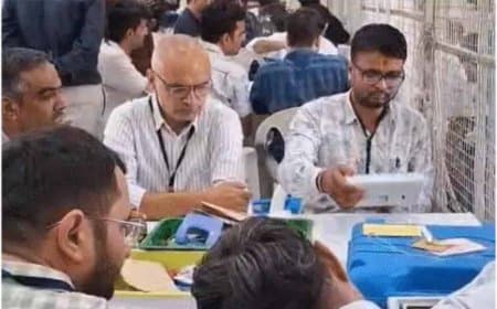 गुजरात: निकाय चुनाव में 732 निर्विरोध...भाजपा 712 पर दबदबा... भुज में ओवैसी की पार्टी ने जीती तीन सीट 