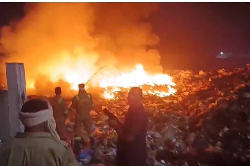 मध्यप्रदेश: आधी रात धधक उठा भोपाल का कचरा प्लांट... सुबह तक उठती रहीं लपटें...अन्ना नगर में हड़कंप