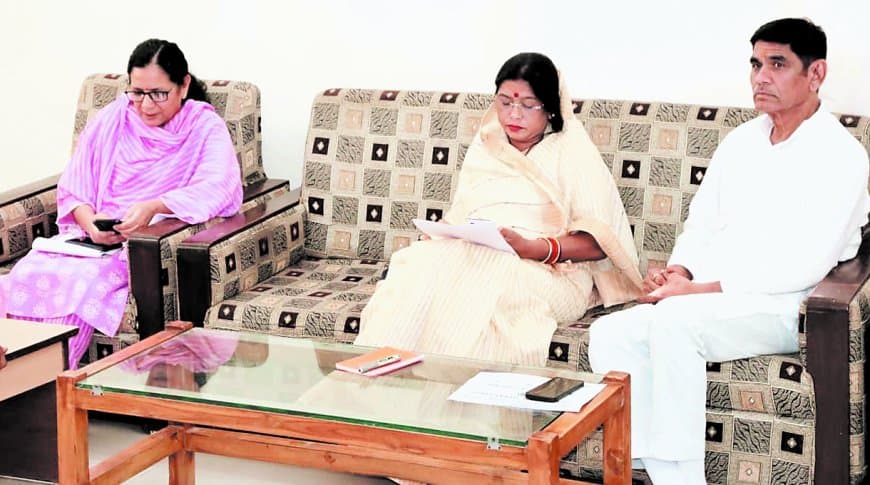 मैहर में पेयजल व्यवस्था की समीक्षा, लापरवाही पर सख्त कार्रवाई की चेतावनी