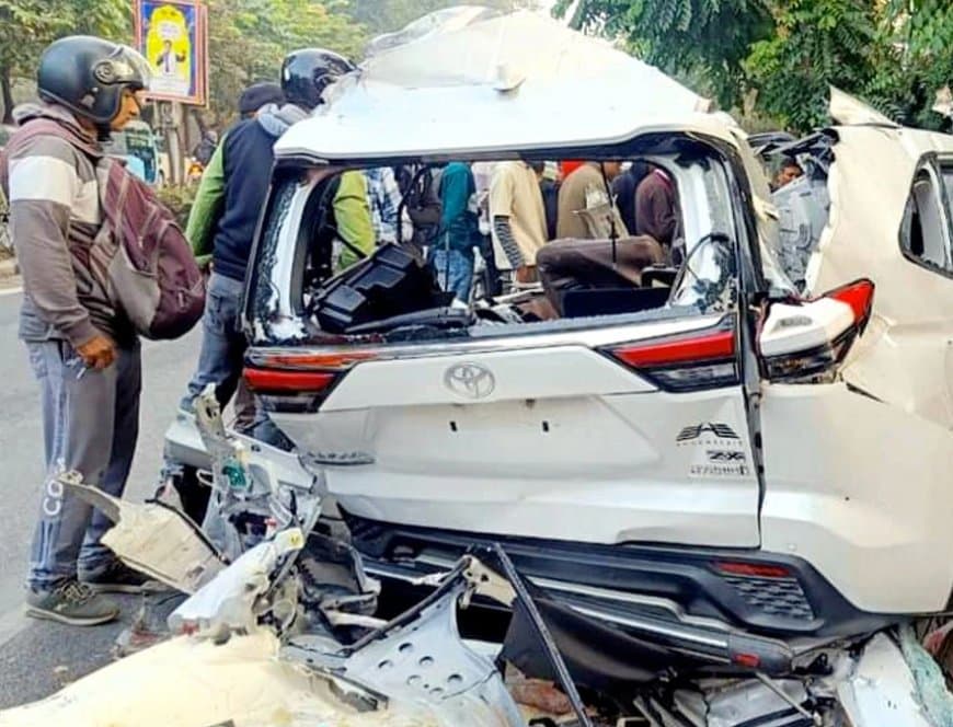 दिल्ली: गूगल मैप ने दिया धोखा...हाईवे पर बैरियर से टकराई कार... दो की मौत