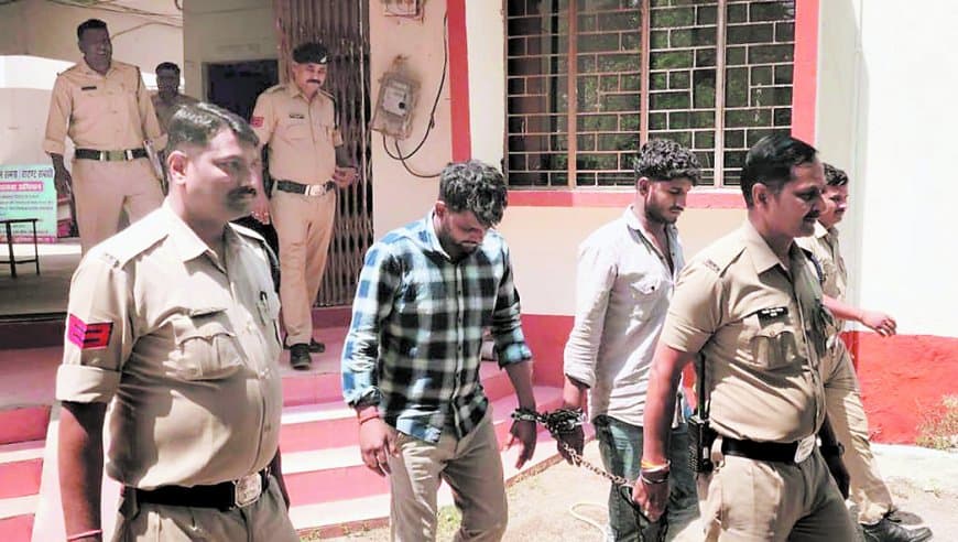 रीवा में झारखंड के दो युवक गिरफ्तार, मोबाइल चोरी कर खाते से उड़ाते थे पैसे