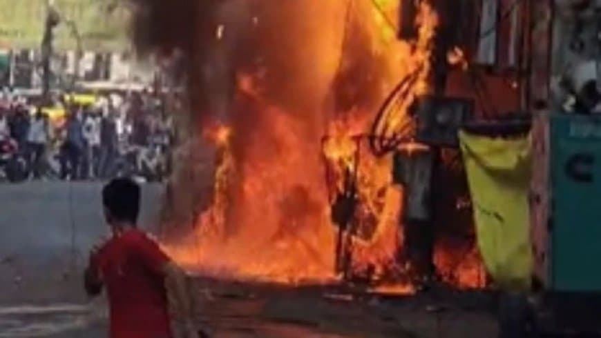 रविवार को एक भीषण आगजनी हो गई।