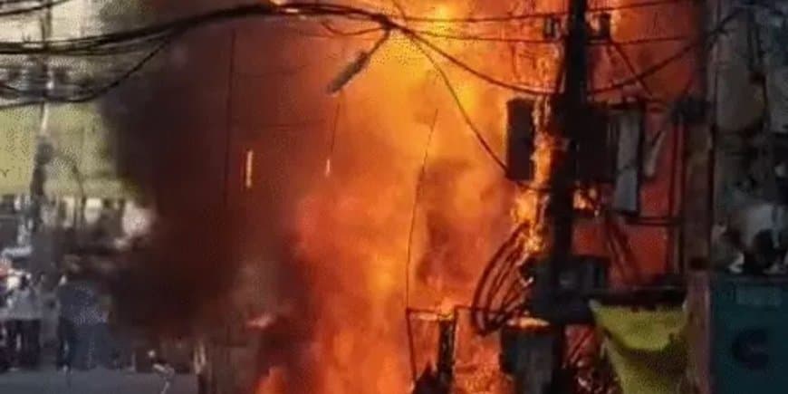 भोपाल न्यूज़: एमपी नगर में ट्रांसफॉर्मर ब्लास्ट से फॉर्च्यूनर कार में लगी आग, बाल-बाल बचे लोग