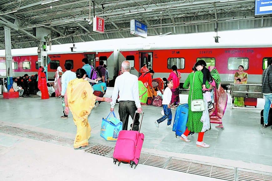 रेवांचल एक्सप्रेस में कोच बदलाव, एसी इकोनॉमी सुविधा से यात्रियों को मिलेगा लाभ