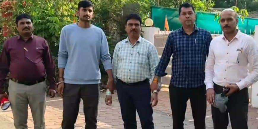 इंदौर PWD रिश्वत कांड: लोकायुक्त ने कार्यपालन यंत्री और SDO को रंगे हाथ पकड़ा