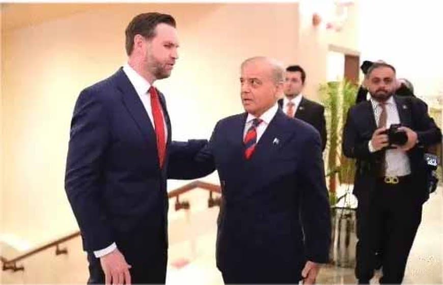 ईरानी सांसद बोले- अमेरिका के पक्ष में झुका पाकिस्तान मध्यस्थ बनने के लायक नहीं