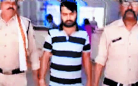 ढाबे की आड़ में अवैध शराब कारोबार पकड़ा, 249 लीटर जब्त, संचालक गिरफ्तार