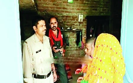 रीवा में वृद्धा को कमरे में बंद कर चोरी, लाखों के जेवर नकदी पार