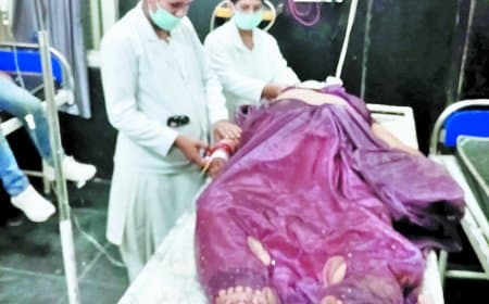 मैहर अस्पताल में चार घंटे तड़पती रही महिला, एक एंबुलेंस में डीजल नहीं तो दूसरे में नहीं ऑक्सीजन