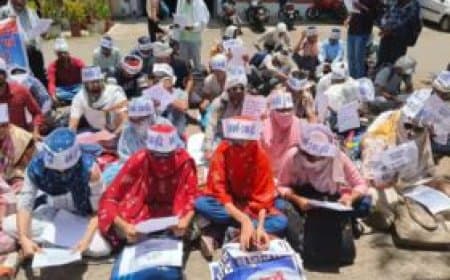 शिक्षक भर्ती परीक्षा अभ्यर्थियों का उग्र प्रदर्शन, DPI घेराव में भीषण गर्मी से महिला अभ्यर्थी बीमार