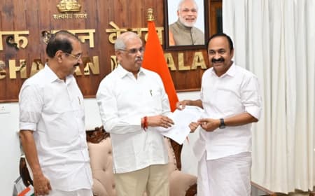 Kerala New CM Oath: वीडी सतीशन लेंगे केरल के मुख्यमंत्री पद की शपथ, देखें मंत्रियों की पूरी लिस्ट