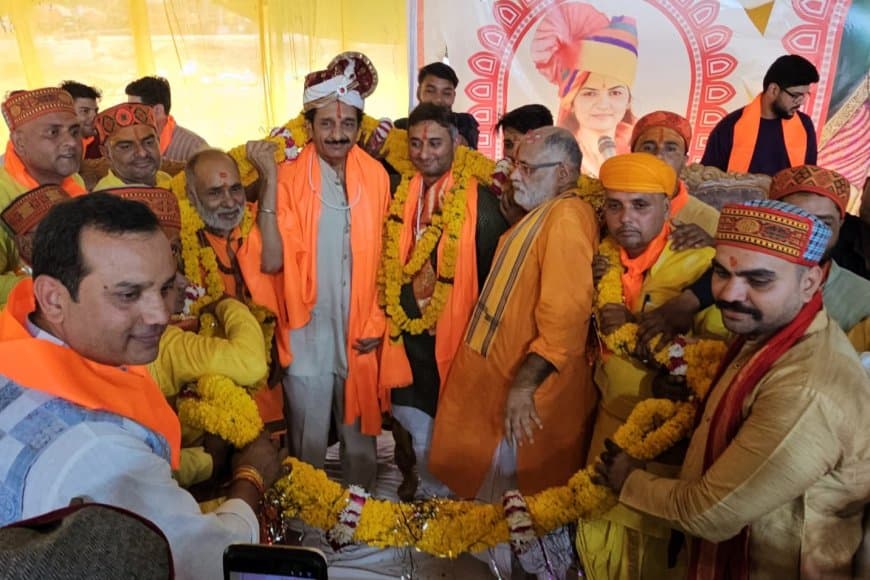 सिरोंज: रीवा महाराज पुष्पराज सिंह और युवराज दिव्यराज सिंह का  स्वागत