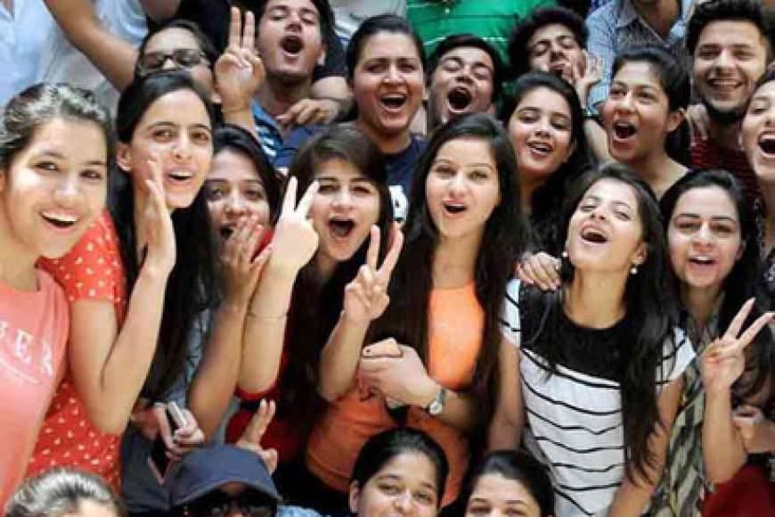 सीबीएसई 12वीं का रिजल्ट: लड़कियां 88.86%, लड़के 82.13 और भोपाल रीजन के 79.43% छात्र सफल