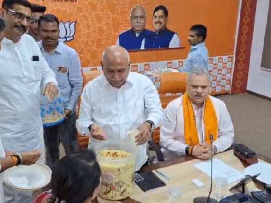 बंगाल-असम में भाजपा की अप्रत्याशित बढ़त पर मध्यप्रदेश में जश्न... देश के नक्शे से कांग्रेस गायब 