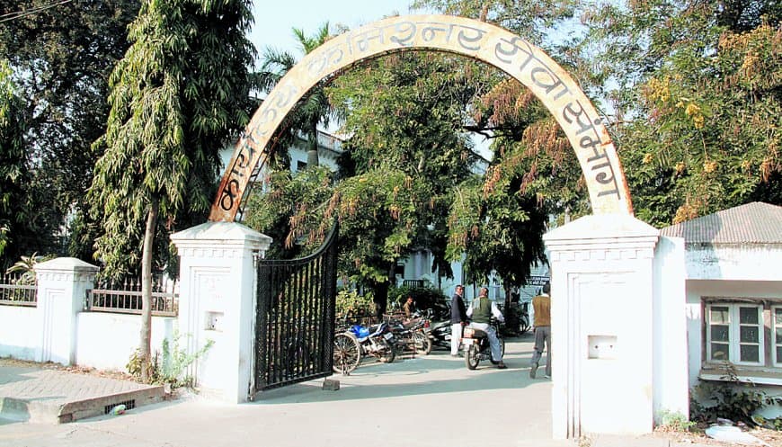 रीवा में प्रशासनिक टकराव गहराया, कलेक्टर के आदेशों पर कमिश्नर की रोक सवालों में