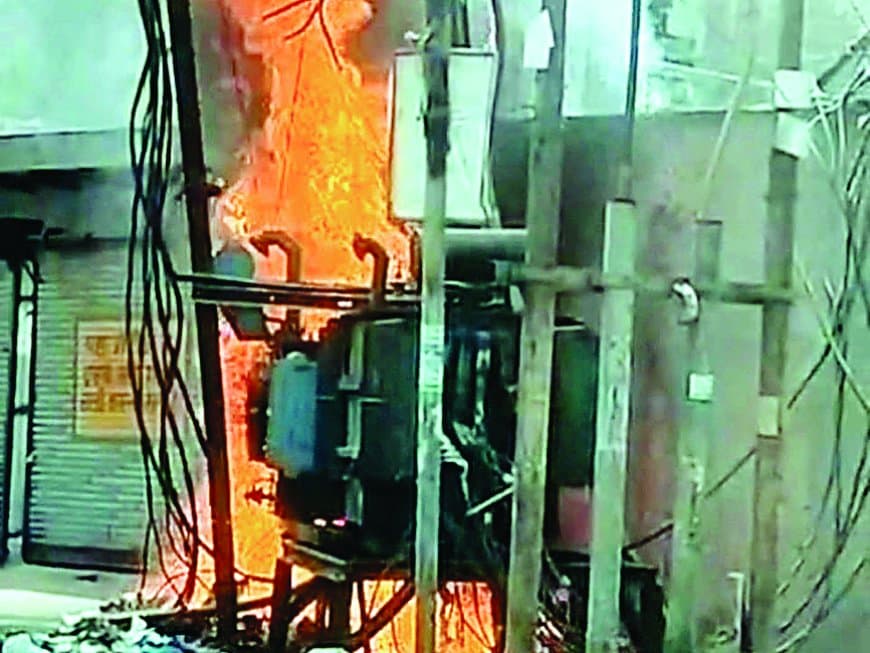 भीषण गर्मी में बढ़ी बिजली ट्रिपिंग, घंटों कटौती से रीवा और मऊगंज बेहाल