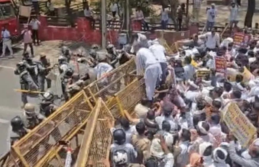 उज्जैन में बवाल: किसान नेता को जिलाबदर करने पर कांग्रेस का उग्र प्रदर्शन, पुलिस ने किया लाठीचार्ज