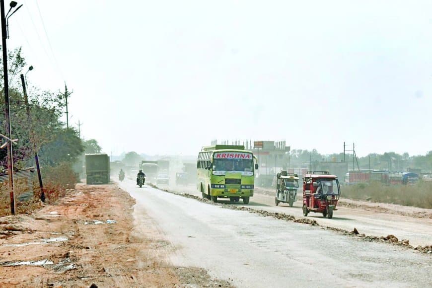 धीमी निर्माण रफ्तार से बढ़ीं परेशानियां, अधूरे प्रोजेक्ट और धूल-जाम से लोग बेहाल आज