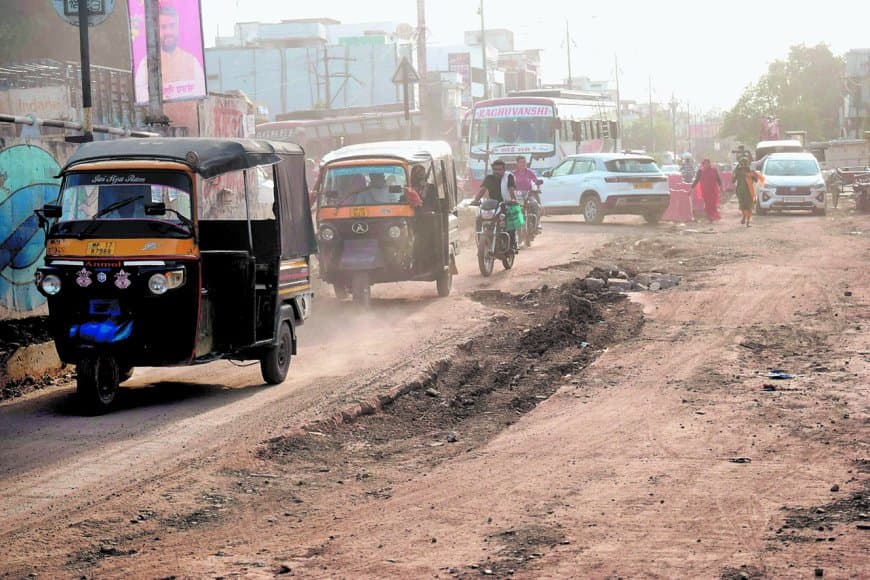 नौ वर्षों बाद भी अधूरी सीवर परियोजना, व्यापारियों का बढ़ता आक्रोश