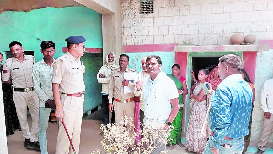 बंद कमरे में पति-पत्नी की संदिग्ध मौत, पुलिस कई एंगल से कर रही जांच