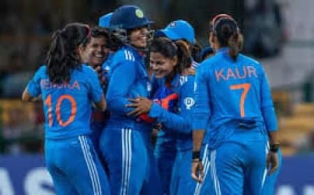 ICC महिला रैंकिंग में भारतीय खिलाड़ियों का जलवा: श्री चरणी और दीप्ति शर्मा ने लगाई लंबी छलांग