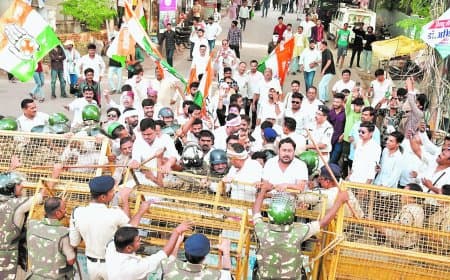 भाजपा कार्यालय घेराव में बवाल, वाटर कैनन से खदेड़े गए युवक कांग्रेस कार्यकर्ता