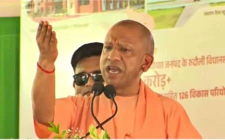 योगी बोले- राम मंदिर में चंदा चोरी पर बनाई एसआईटी... हो जाएगा दूध का दूध, पानी का पानी... नहीं बचेगा अपराधी 