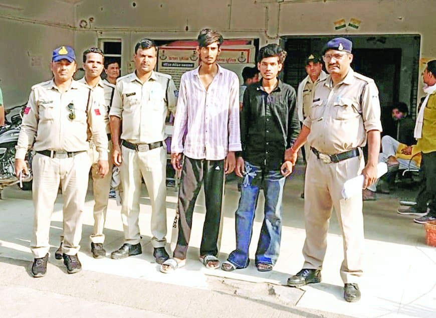 एयरफोर्स अधिकारी के घर फायरिंग मामले में दो आरोपी गिरफ्तार, तलाश जारी