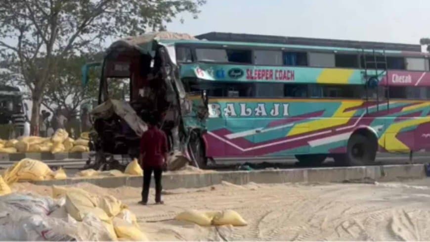 गुजरात में भीषण सड़क हादसा: वडोदरा-जरोद रोड पर बस-ट्रक की टक्कर... 6 यात्रियों की मौत और 26 गंभीर