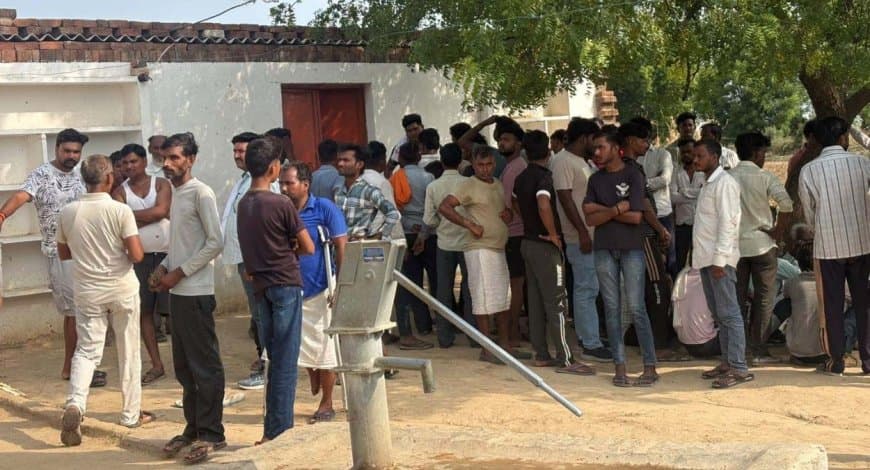 मध्यप्रदेश में नृशंस वारदात: मुरैना में पत्नी और दो बच्चों को कुल्हाड़ी से काटा फिर पति ने ट्रेन के आगे कूदकर दे दी जान