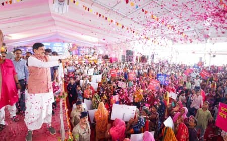 लाड़लियों के खातों में पहुंचे 1835 करोड़ रुपये... लहारे के लिए कई घोषणाओं का ऐलान किया   सीएम ने