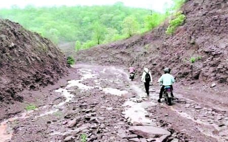 मड़वा घाट मार्ग निर्माण की मांग तेज, ग्रामीण अतिरिक्त सफर और आर्थिक बोझ से परेशान लगातार