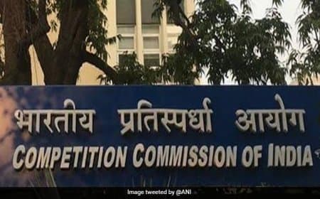 CCI ने रिलायंस जियो और 4,500 अन्य कंपनियों के खिलाफ शिकायत खारिज की
