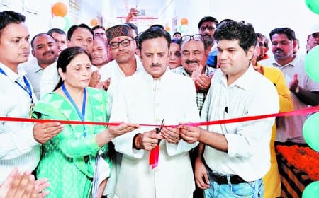 रीवा को स्वास्थ्य और विकास की नई सौगातें, डिप्टी सीएम ने कई परियोजनाएं परखी