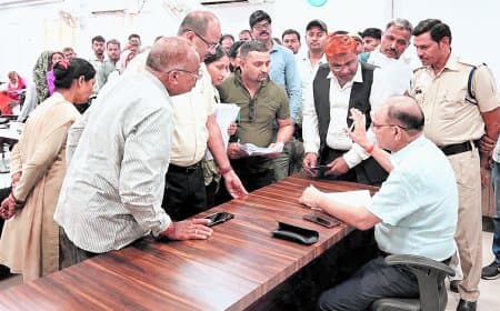 जनसुनवाई में गूंजीं कर्मचारियों, आशा कार्यकर्ता और पीड़ित परिवारों की समस्याएं, कार्रवाई की मांग तेज