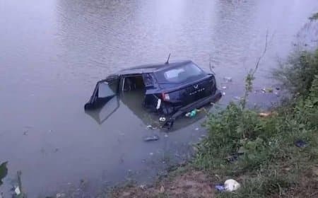 ओडिशा में भीषण हादसा: तालाब में गिरी कार...मातम में बदलीं शादी की खुशियां... पांच युवकों की डूबने से मौत
