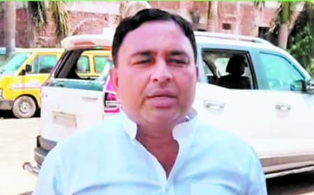 प्रयागराज में भाजपा नेता पर हमला, वाहन में तोड़फोड़ और लूट के आरोप, जांच शुरू
