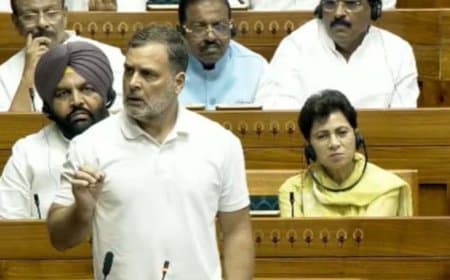 लोकसभा में हंगामा: राहुल गांधी बोले-इडियट...रिजिजू और राजनाथ ने टोका, कहा- माफी मांगो
